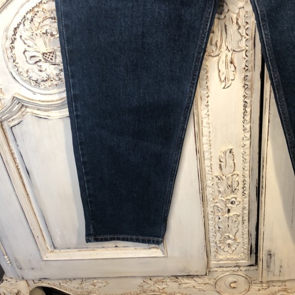 CELLO NWT Slight Barrel Leg Medium Wash Five Pocket Jeans Size 13 JR. - Picture 5 of 10